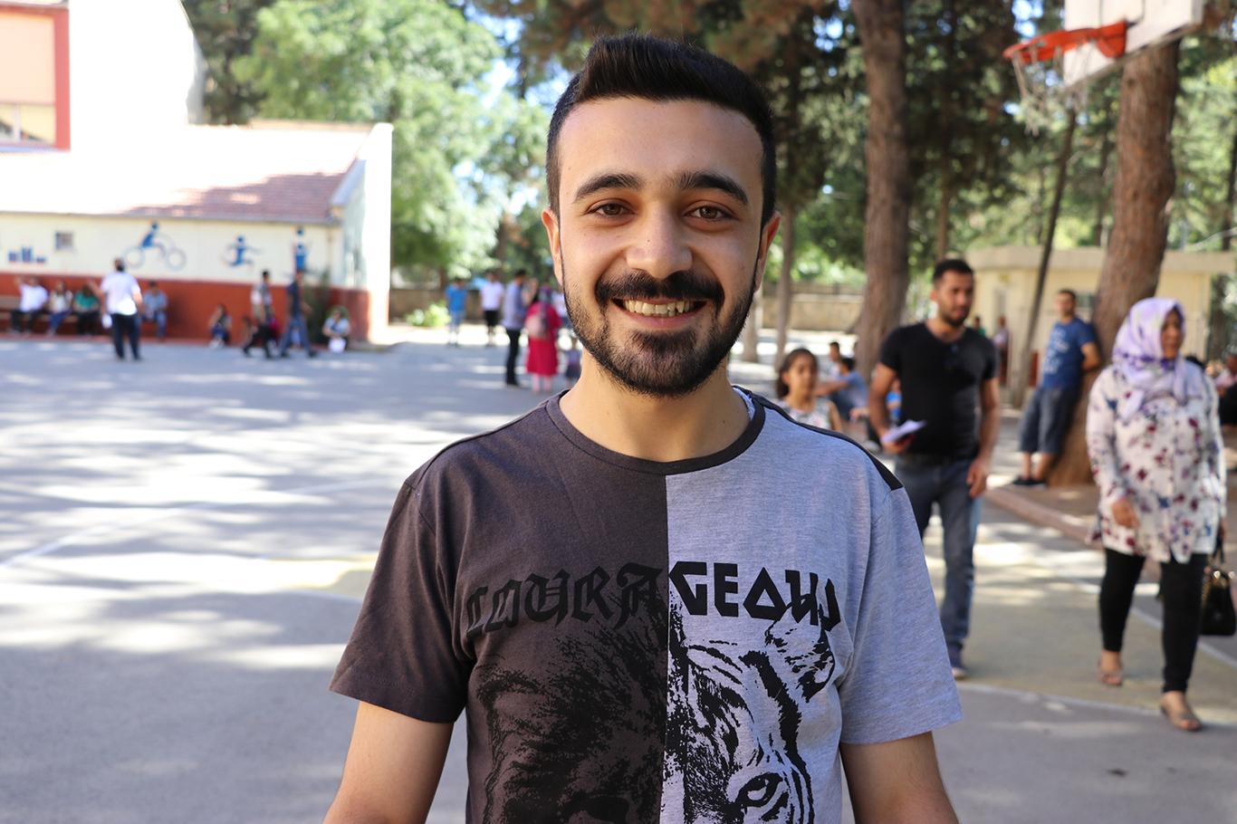 Türkiye genelinde bir milyon 234 bin 617 adayın katıldığı KPSS Lisans Genel Yetenek ve Genel Kültür oturumu Gaziantep’te heyecanla başladı.

